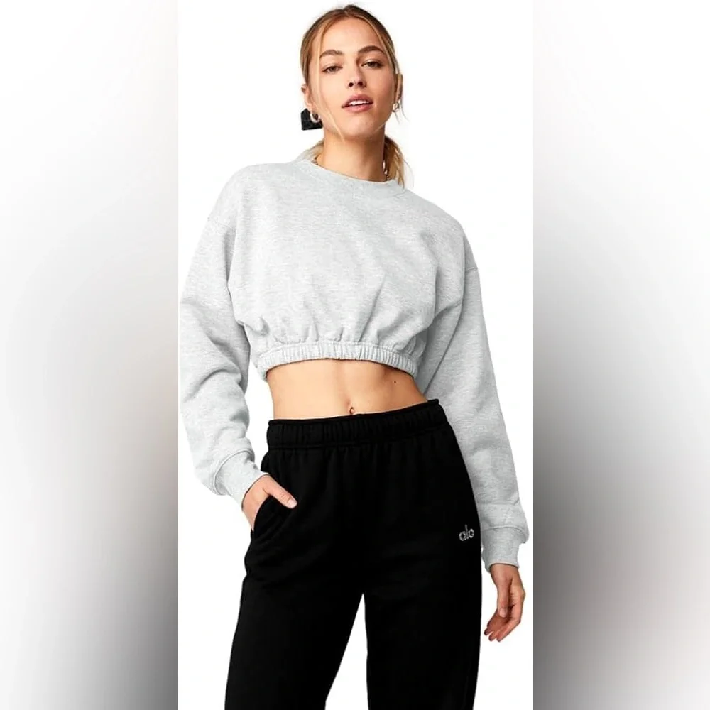 ALO Yoga Devotion Crew Neck Pullover Sweatshirt in Heather Gray